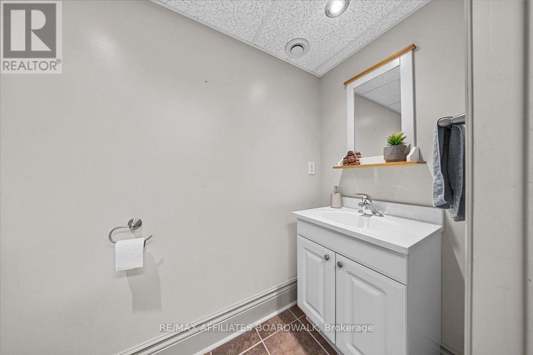 28591922/130-edward-street/almonte/mississippi-mills/ontario/K0A1A0_37