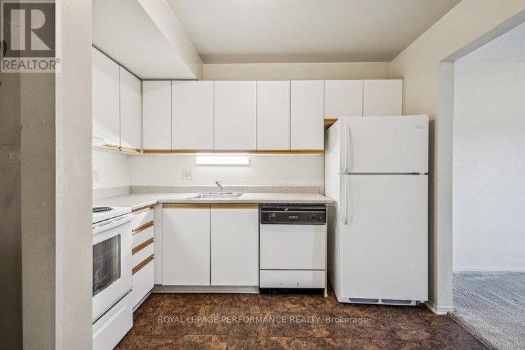 29052413/205-266-lorry-greenberg-drive/hunt-club-parkgreenboro/ottawa/ontario/K1T3J9_4