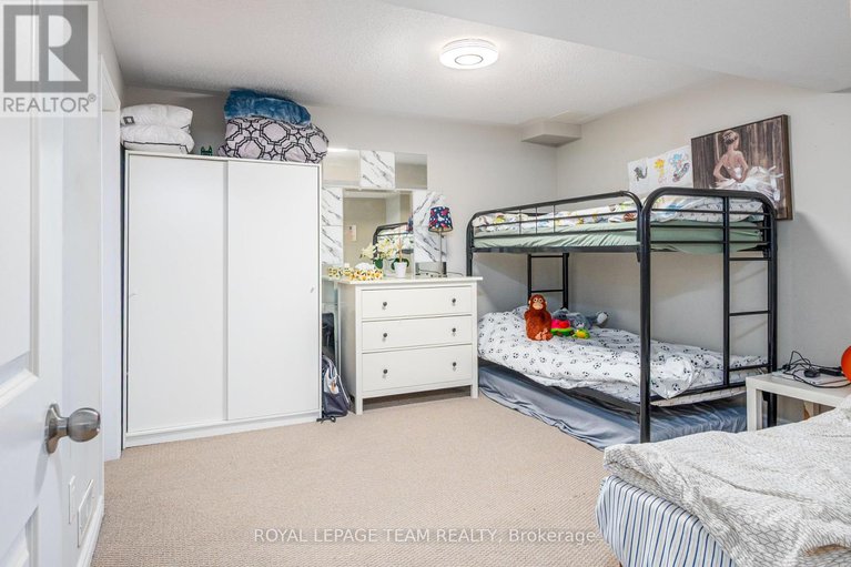 28163521/12-knockaderry-crescent/half-moon-bay/ottawa/ontario/K2C3H2_37