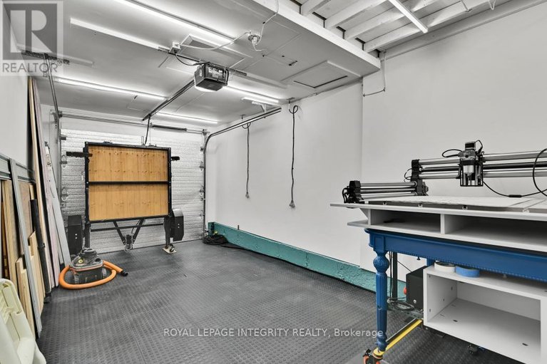 29570125/430-sandhamn-private/hunt-club-parkgreenboro/ottawa/ontario/K1T2Z1_17