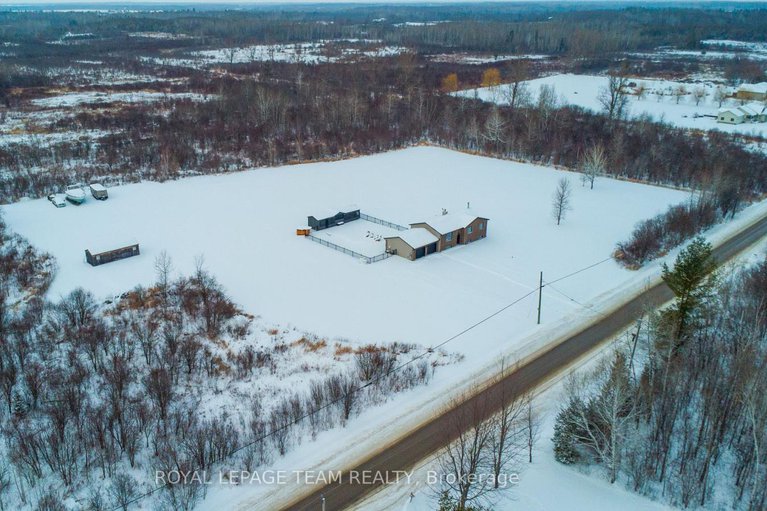 28504851/883-craig-road/north-grenville-twp-kemptville-south/north-grenville/ontario/K0G1S0_3