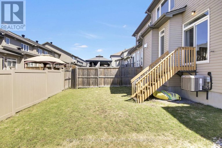 29637937/310-broadridge-crescent/mer-bleuebradley-estatesanderson-park/ottawa/ontario/K1W0H1_37