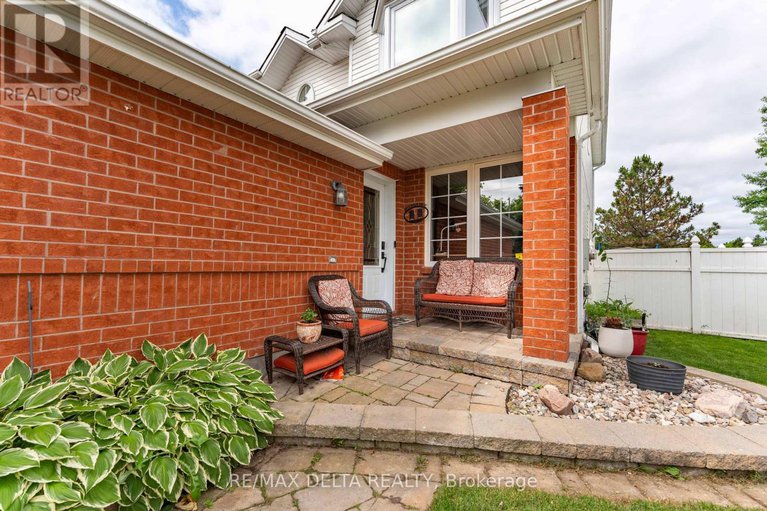 28540257/1610-duplante-avenue/fallingbrookpineridge/ottawa/ontario/K4A4A2_3