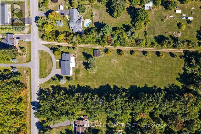 28889906/1640-century-road-e/manotick-south-to-roger-stevens/ottawa/ontario/K0A2E0_43