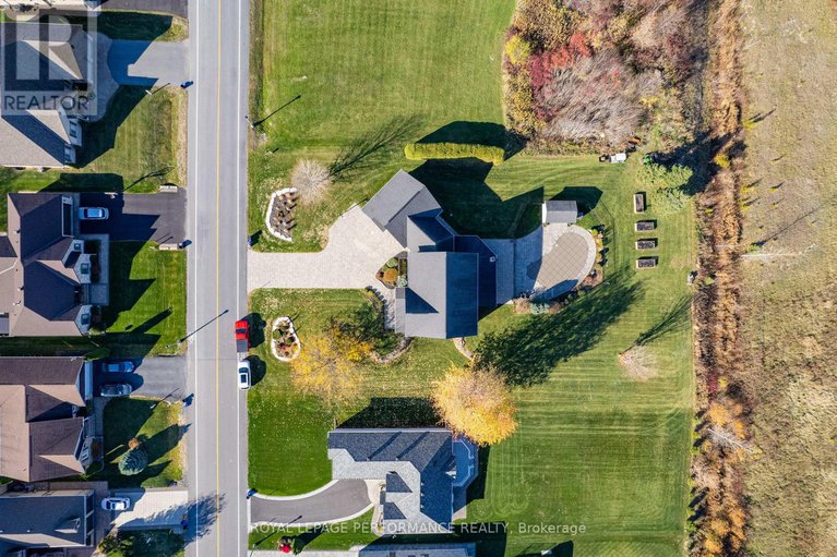 29315178/6721-yacht-boulevard/south-glengarry-charlottenburgh-twp/south-glengarry/ontario/K6H7N6_44