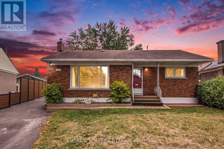 28910018/2061-vincent-street/elmvale-acres/ottawa/ontario/K1G2M8_1