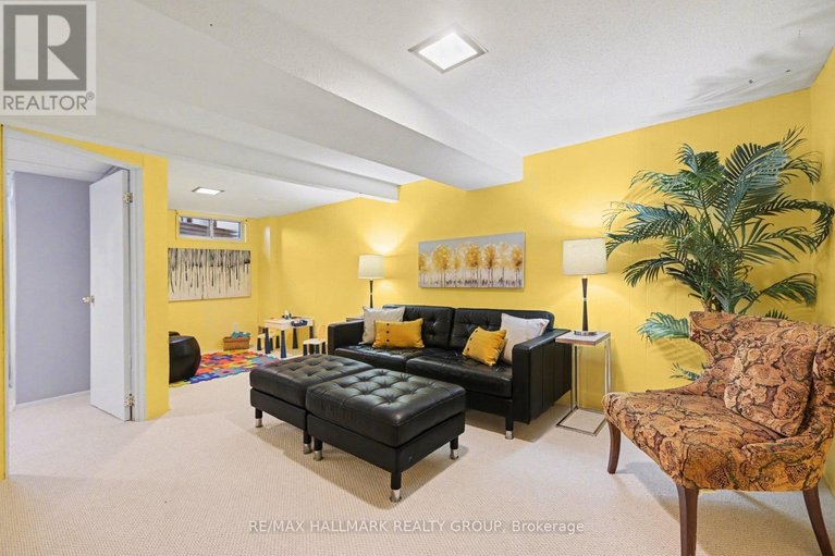 29623679/907e-elmsmere-road/beacon-hill-south/ottawa/ontario/K1J8G4_18