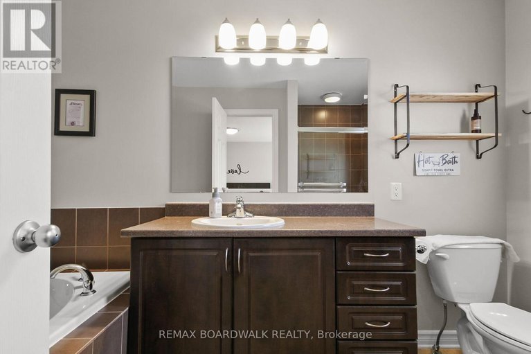 29665086/249-garrity-crescent/strandherd/ottawa/ontario/K2J3T6_15