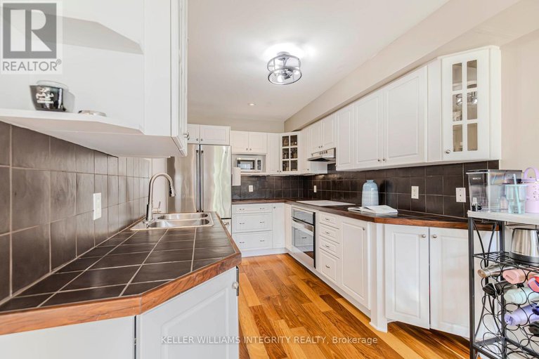 28477892/336-quetico-private/stonebridge/ottawa/ontario/K2J0E5_18