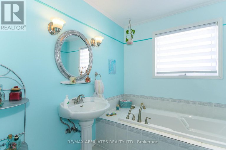 28299464/340-wilson-road/clarencerockland-twp/clarence-rockland/ontario/K4K1K7_22