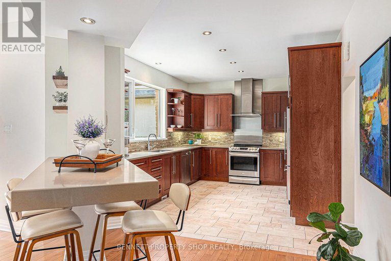 28239402/1934-lenester-avenue/mckellar-heightsglabar-park/ottawa/ontario/K2A1J9_7