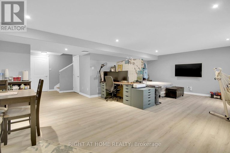 28369701/68-pelham-crescent/goulbourn-twp-from-franktown-rdsouth-to-rideau/ottawa/ontario/K0A2Z0_23
