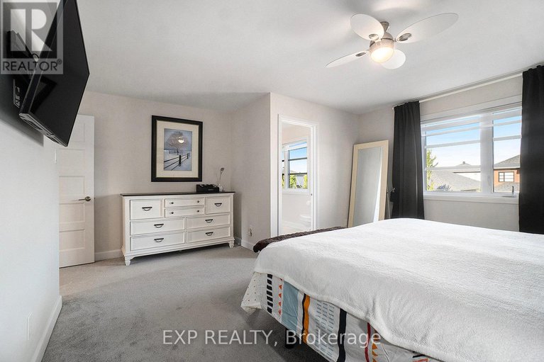 28850981/704-azure-street/village-of-russell/russell/ontario/K4R1E5_18
