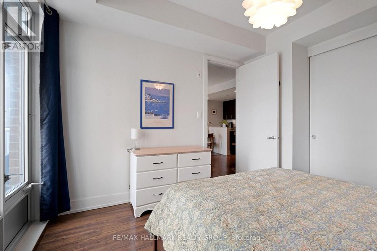 28916442/706-100-champagne-avenue-s/west-centre-town/ottawa/ontario/K1S4P4_14