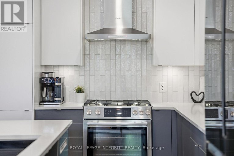 28999711/b-574-edison-avenue/mckellarhighland/ottawa/ontario/K2A1V4_10