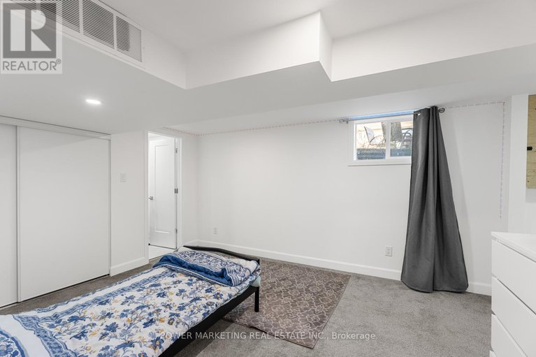 28389026/2714-hickson-crescent/redwood-park/ottawa/ontario/K2H6Y6_31