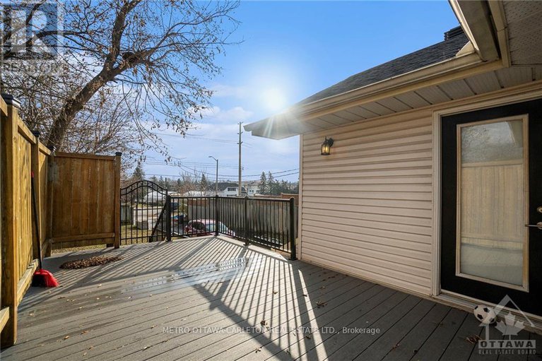 28929561/41-red-maple-crescent/blackburn-hamlet/ottawa/ontario/K1B4E2_23