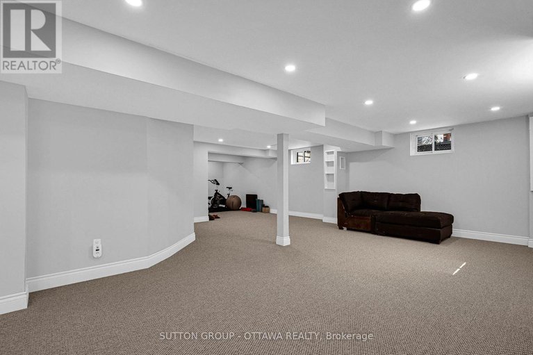 28535998/13-weatherwood-crescent/pineglencountry-place/ottawa/ontario/K2E7C5_40
