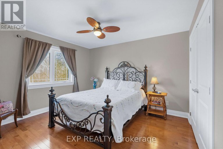 28552096/5940-brophy-drive/south-of-fallowfield-road/ottawa/ontario/K0A2Z0_13