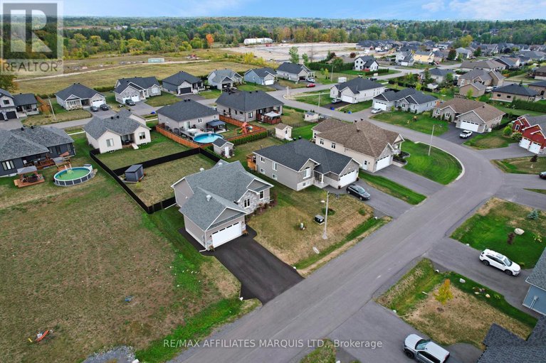 28887595/31-hilda-street/long-sault/south-stormont/ontario/K0C1P0_36