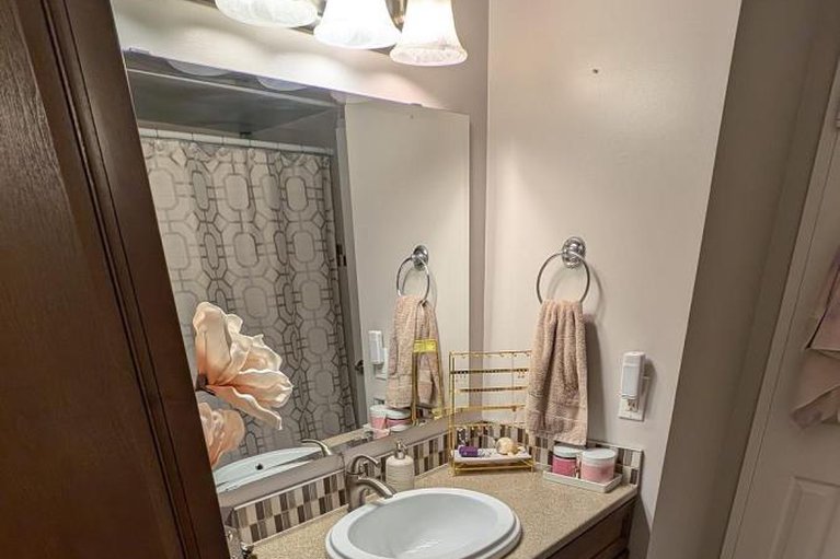 28706919/711-20-chesterton-drive/borden-farmstewart-farmcarleton-heightsparkwood-hills/ottawa/ontario/K2E6Z7_26