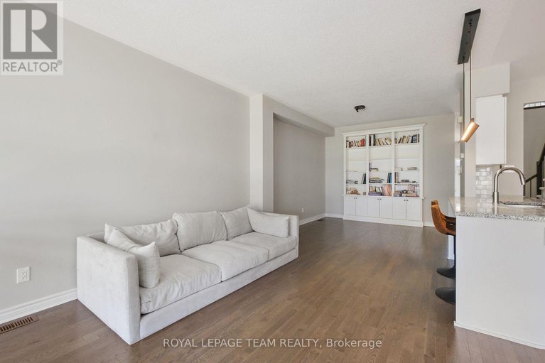 28884791/273-shinleaf-crescent/mer-bleuebradley-estatesanderson-park/ottawa/ontario/K1W0J2_20