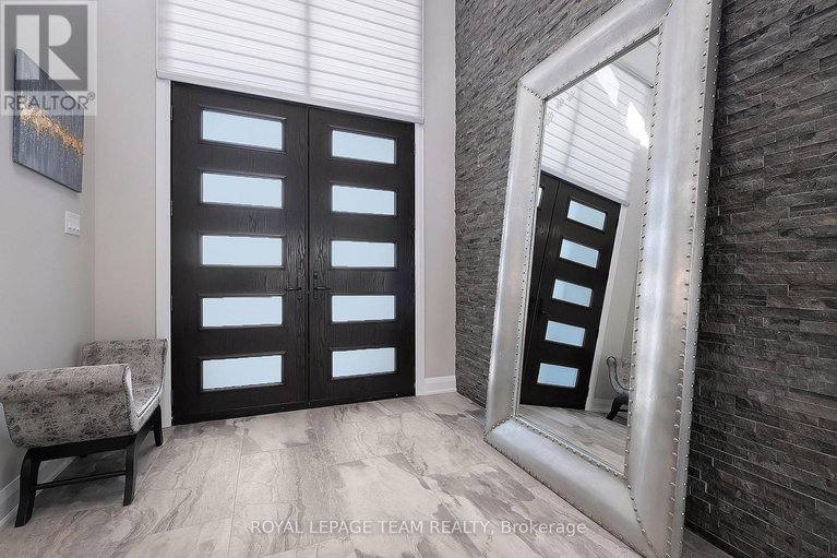 28242959/1670-ortona-avenue/carleton-heights/ottawa/ontario/K2C1W7_4