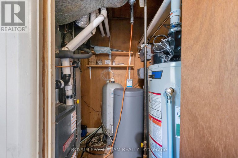 28652632/12135-county-road-2-road/south-dundas-williamsburgh-twp/south-dundas/ontario/K0C1X0_28