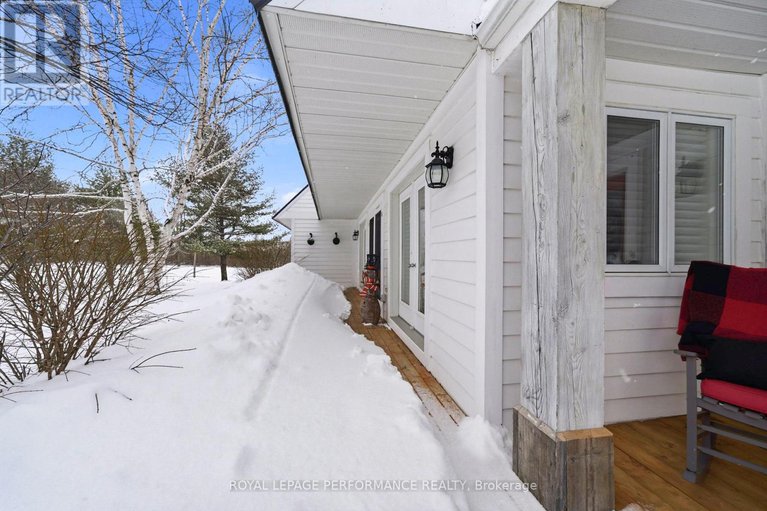 29401324/18537-stonehouse-point-road/south-glengarry-charlottenburgh-twp/south-glengarry/ontario/K6H5R5_4