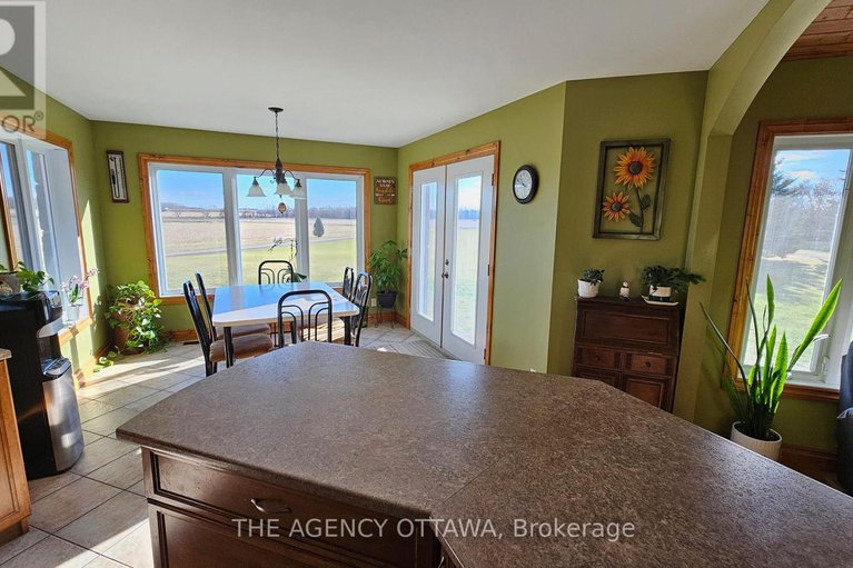 28633041/13243-thompson-road/north-dundas-winchester-twp/north-dundas/ontario/K0C2K0_18