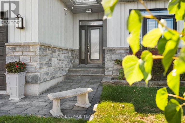 28841584/20-eleanor-drive/long-sault/south-stormont/ontario/K0C1P0_3