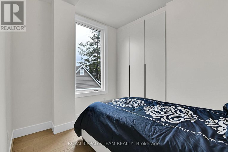 29076233/826-alpine-avenue/queensway-terrace-north/ottawa/ontario/K2B5R6_32