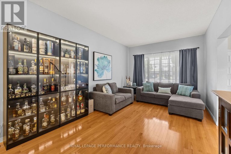 28630498/666-valin-street/fallingbrookgardenway-south/ottawa/ontario/K4A3X1_13