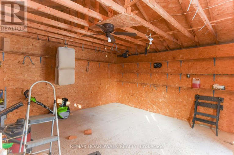 29331899/323-fullerton-avenue/overbrookcastle-heights/ottawa/ontario/K1K1K2_47