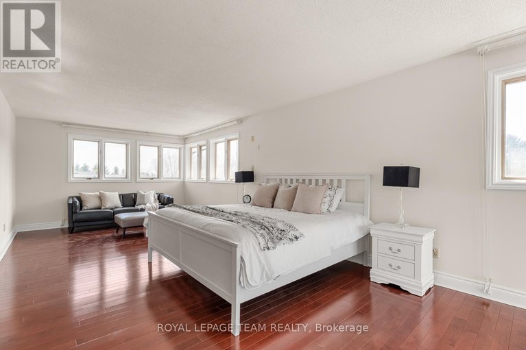 28700229/48-cedarhill-drive/cedar-hillorchard-estates/ottawa/ontario/K2R1C3_24