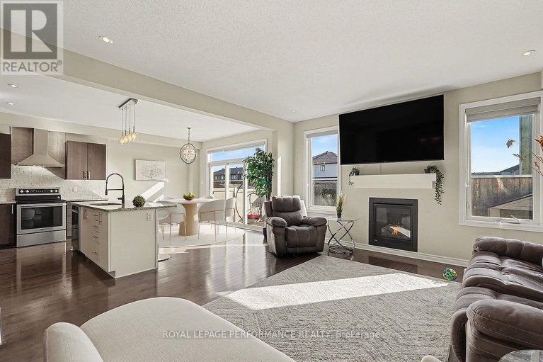 29669159/504-yellow-birch-street/mer-bleuebradley-estatesanderson-park/ottawa/ontario/K1W0J3_3