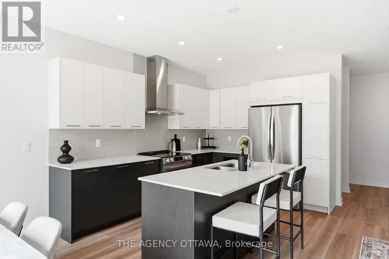 29451263/3059-showcase-crescent/riverside-southgloucester-glen/ottawa/ontario/K4M1B2_12