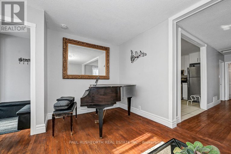 29437881/1401-mcmahon-avenue/emerald-woodssawmill-creek/ottawa/ontario/K1T1C2_9