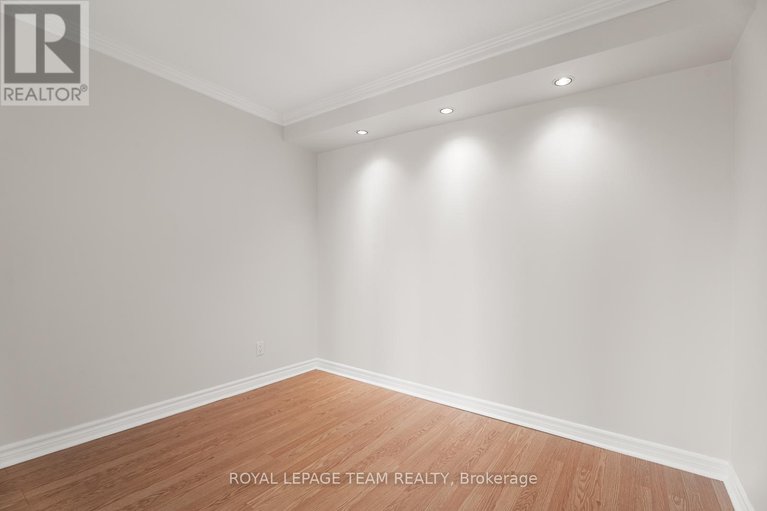 28417377/1508-40-landry-street/vanier/ottawa/ontario/K1L8K4_17