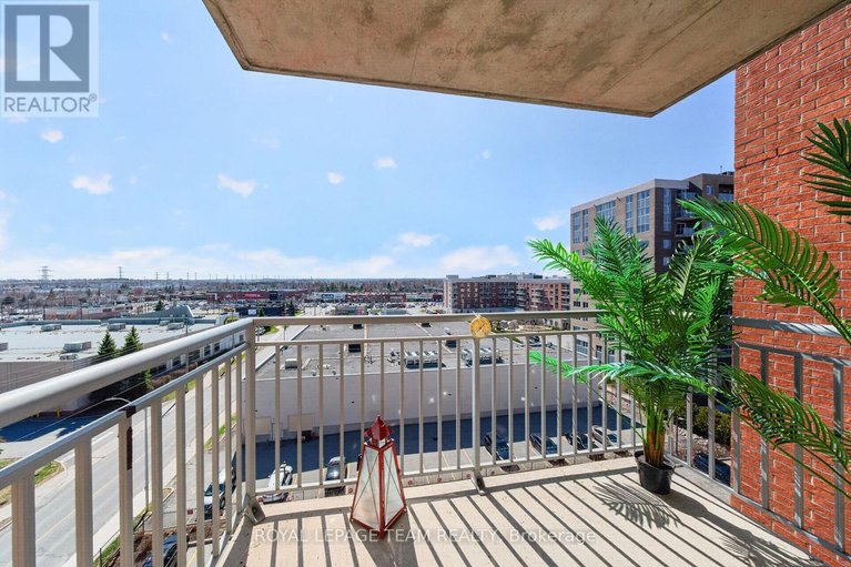 29651493/811-120-grant-carman-drive/mooneys-bayrevelstoke/ottawa/ontario/K2E1C8_41