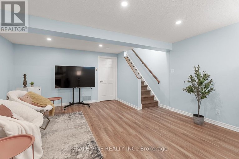 28499106/43-bentbrook-crescent/heritage-park/ottawa/ontario/K2J3Y1_32