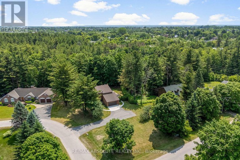 28191817/33-old-orchard-lane/mcnabbraeside-twps/mcnabbraeside/ontario/K7S3T3_3