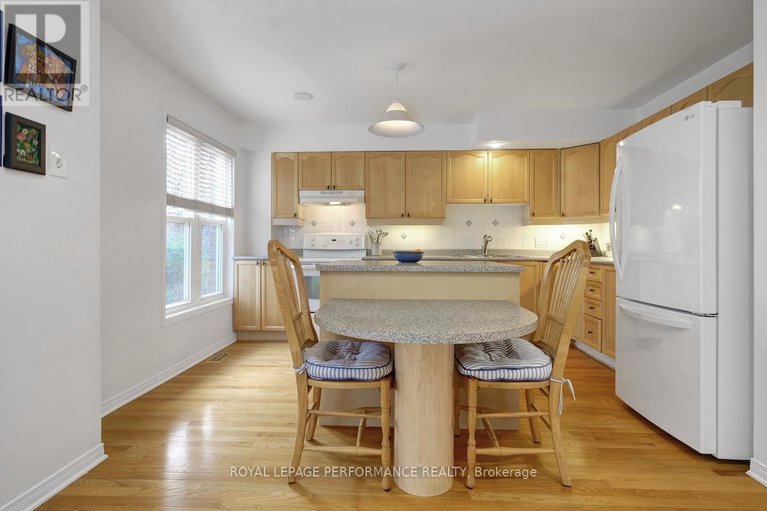 29081363/169-arcola-private/overbrookcastle-heights/ottawa/ontario/K1K4W9_16