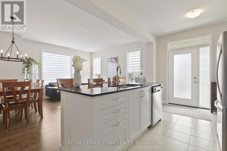 28291753/506-oldenburg-avenue/btwn-franktown-rd-fallowfield-rd/ottawa/ontario/K0A2Z0_8