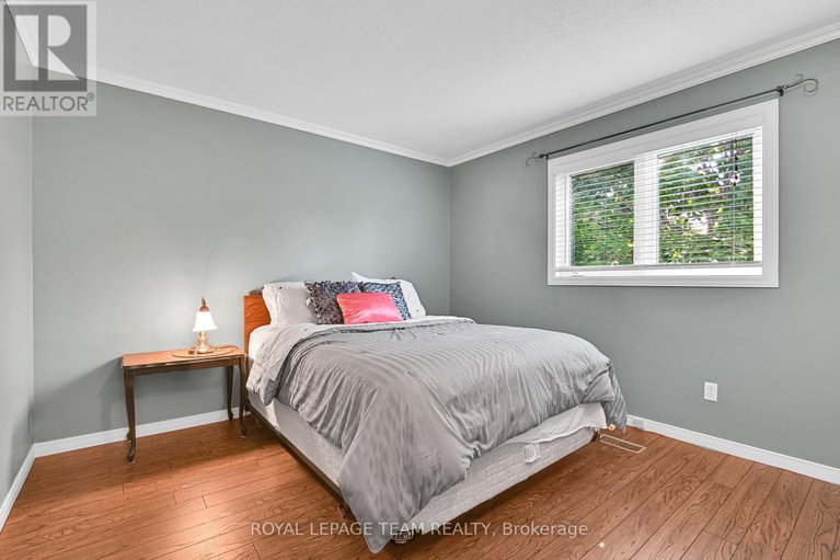 28911706/310-mceachern-crescent/bilberry-creekqueenswood-heights/ottawa/ontario/K1E3K2_25