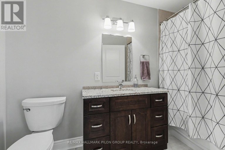 29678243/140-connemara-private/crystal-beach/ottawa/ontario/K2H0A7_17