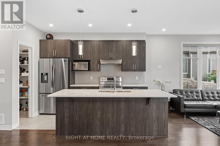 28530019/5-merrill-street/stittsville-north/ottawa/ontario/K2S2M8_6