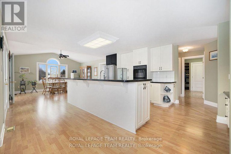 29238669/2124-cty-rd-18-road-s/north-grenville-twp-kemptville-south/north-grenville/ontario/K0G1J0_13