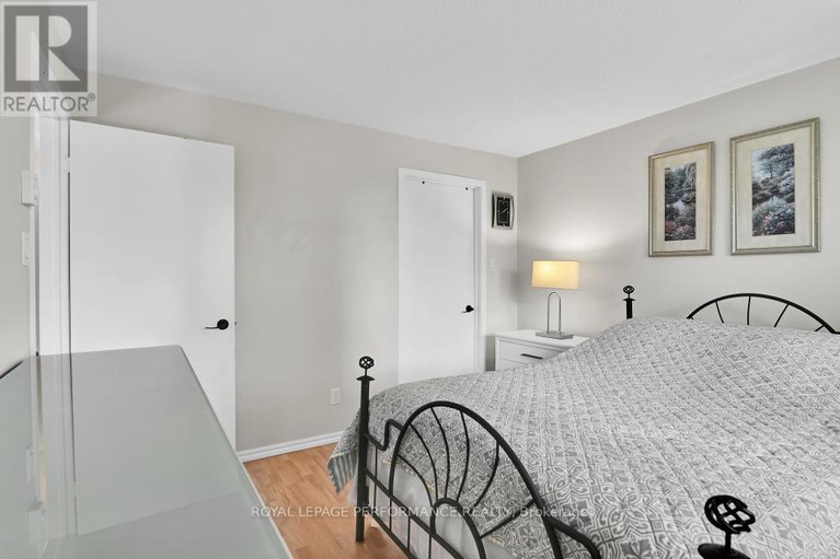 28528107/409-250-brittany-drive/viscount-alexander-park/ottawa/ontario/K1K4M1_14