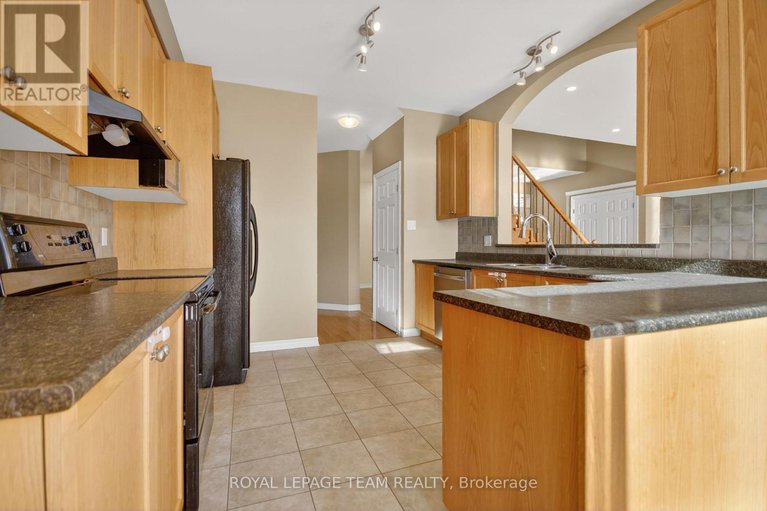 29182654/59-polo-lane/emerald-meadowstrailwest/ottawa/ontario/K2M2Y4_17